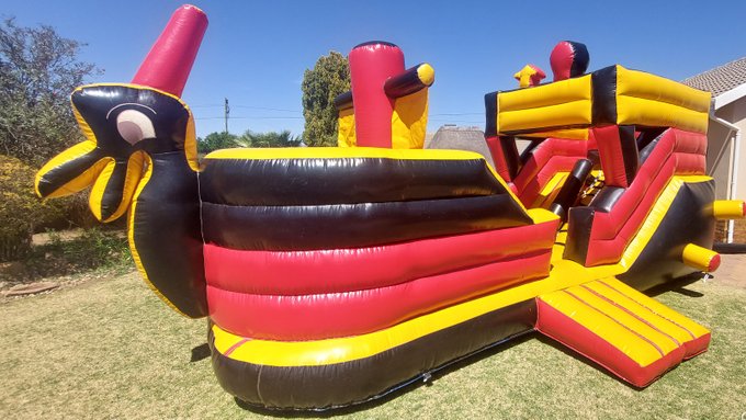 #19-battleship-jumping-castle